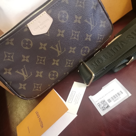 Authentic Louis Vuitton Multi Pochette Accessories - Picture 10 of 16